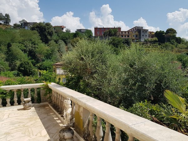 appartamento in vendita a Carrara