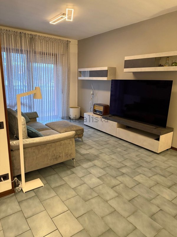 appartamento in vendita a Carrara in zona Avenza