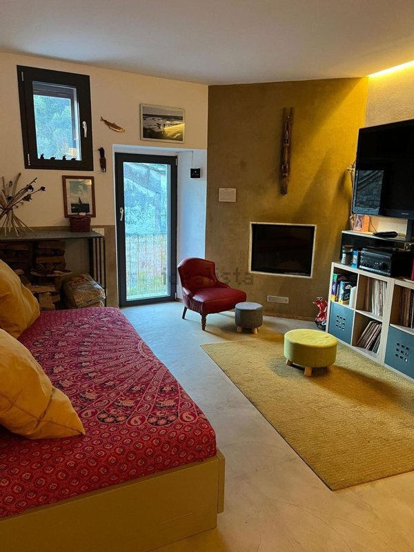 appartamento in vendita a Carrara in zona Colonnata