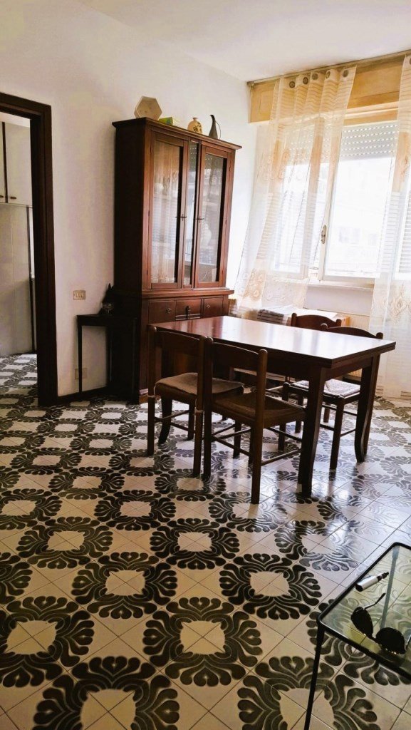 appartamento in vendita a Carrara in zona Marina di Carrara