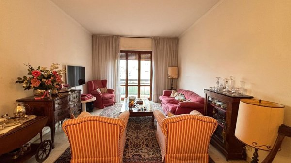 appartamento in vendita a Carrara in zona Avenza