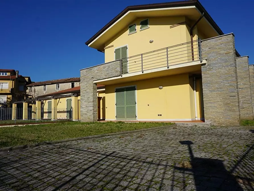 casa indipendente in vendita a Carrara in zona Avenza