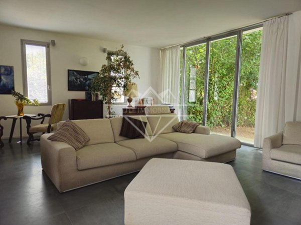 casa indipendente in vendita a Carrara in zona Fossone