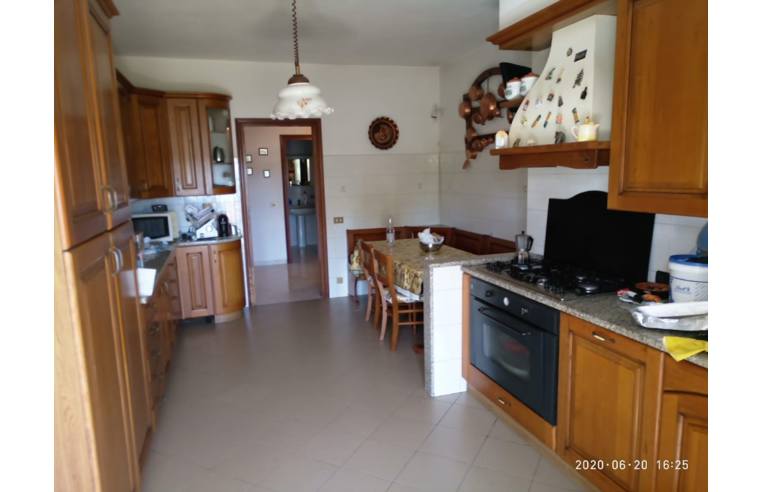 casa indipendente in vendita a Carrara in zona Marina di Carrara