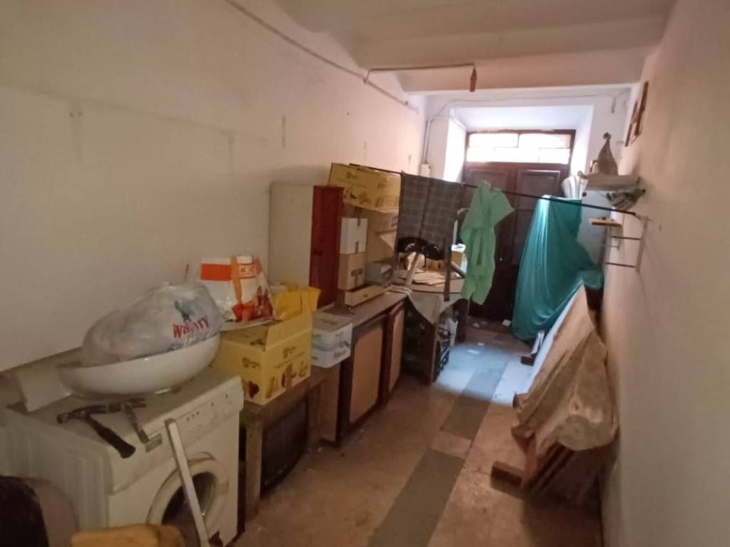 negozio in vendita a Carrara in zona Avenza