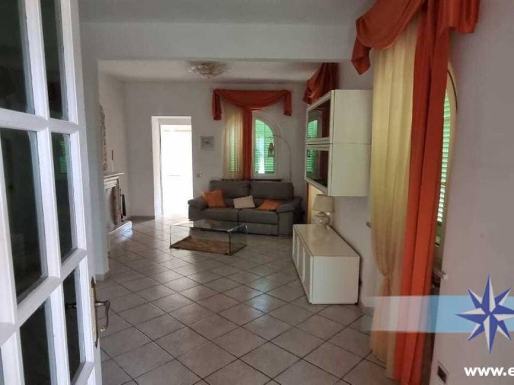 casa indipendente in vendita a Carrara in zona Miseglia