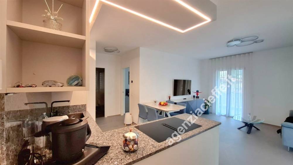 appartamento in vendita a Carrara in zona Avenza