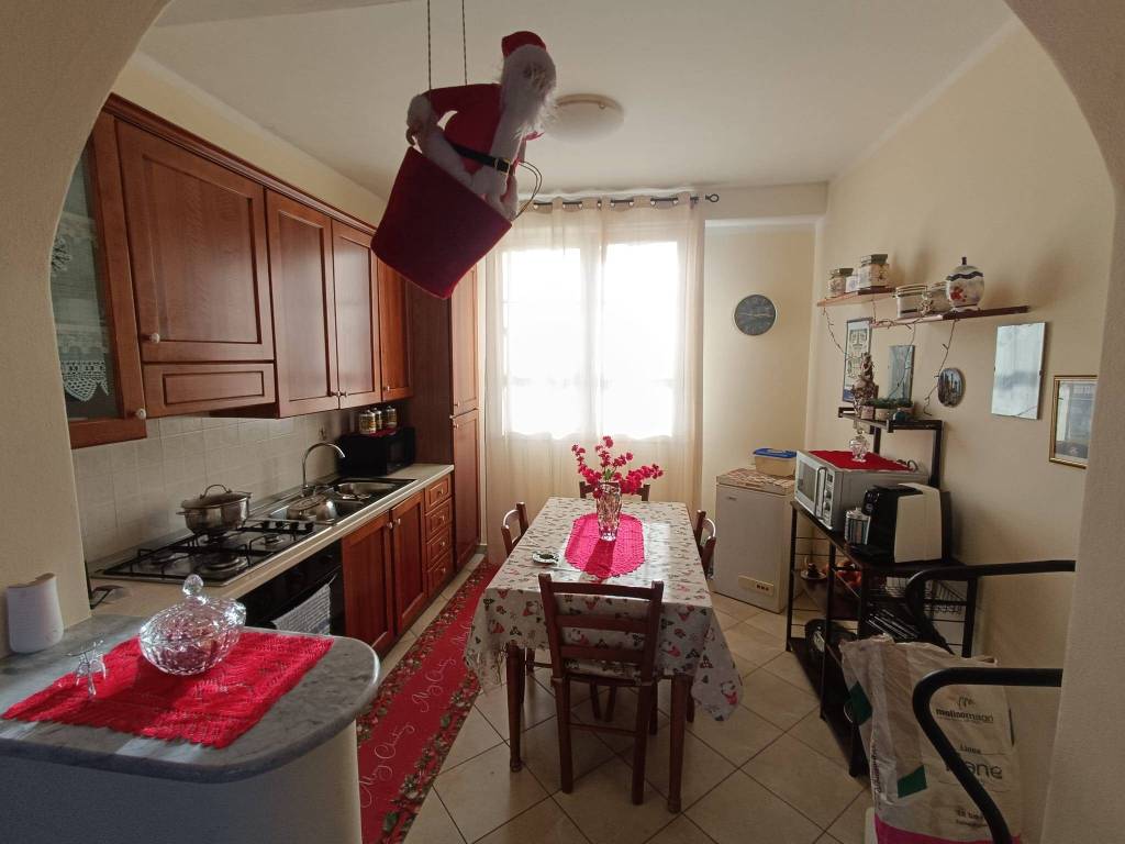 casa semindipendente in vendita a Carrara in zona Avenza