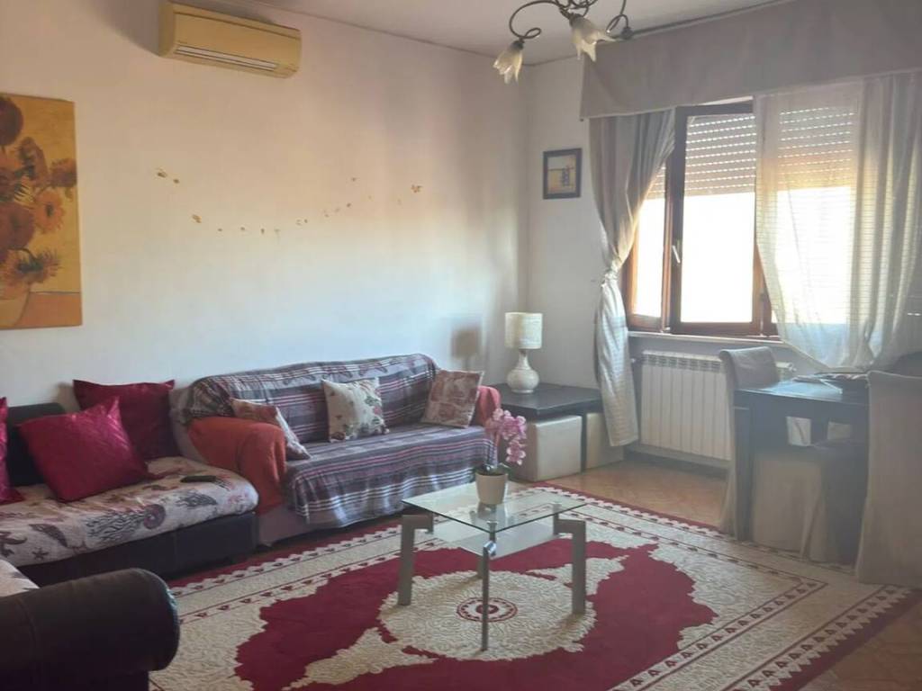 appartamento in vendita a Carrara in zona Marina di Carrara