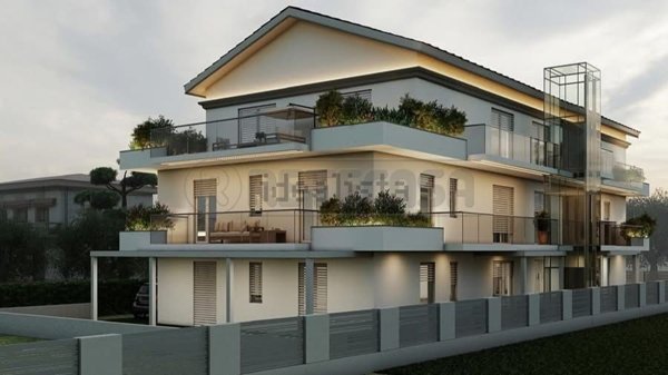 appartamento in vendita a Carrara in zona Marina di Carrara