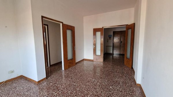 appartamento in vendita a Carrara in zona Marina di Carrara