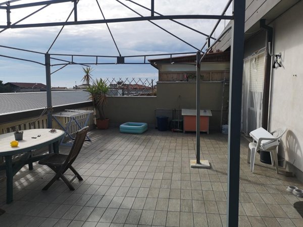 appartamento in vendita a Carrara in zona Marina di Carrara