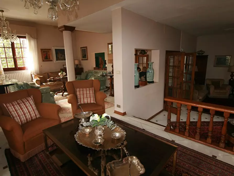 casa indipendente in vendita a Carrara in zona Marina di Carrara