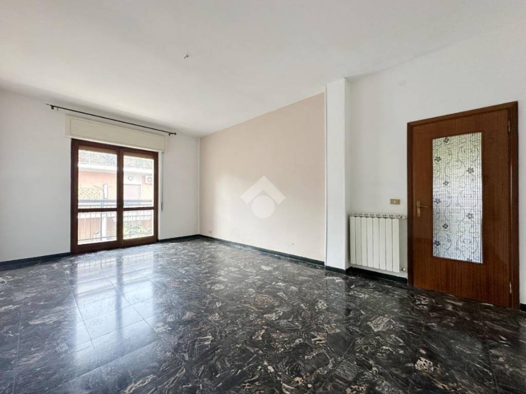 appartamento in vendita a Carrara in zona Marina di Carrara