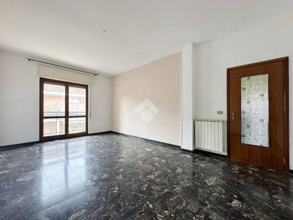 appartamento in vendita a Carrara in zona Marina di Carrara