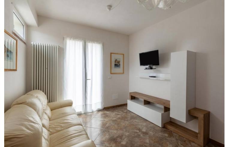 casa indipendente in vendita a Carrara in zona Marina di Carrara