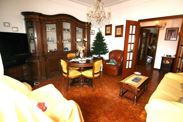 appartamento in vendita a Carrara in zona Bonascola