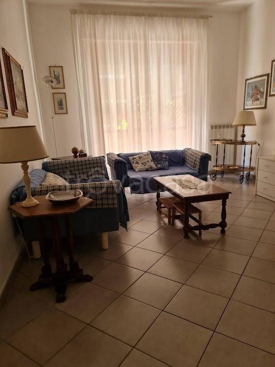 appartamento in vendita a Carrara in zona Marina di Carrara