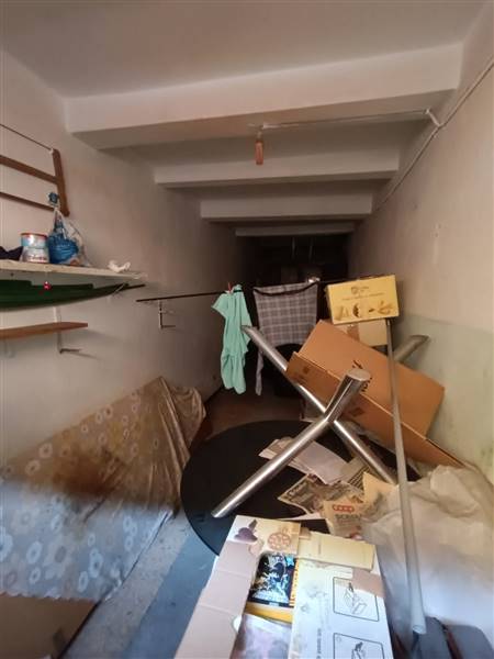 negozio in vendita a Carrara in zona Avenza