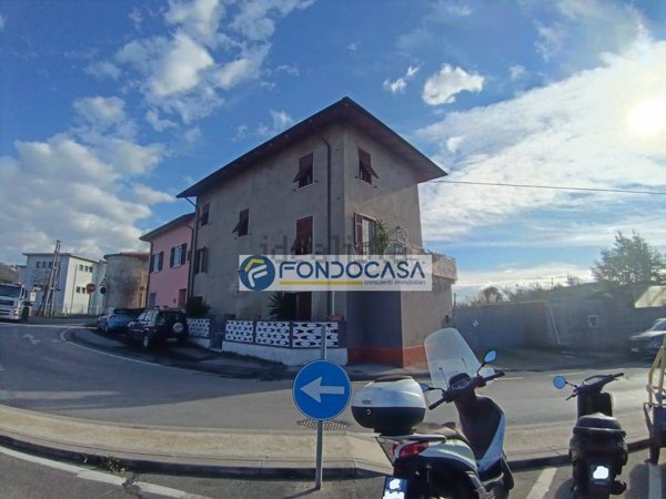 casa semindipendente in vendita a Carrara