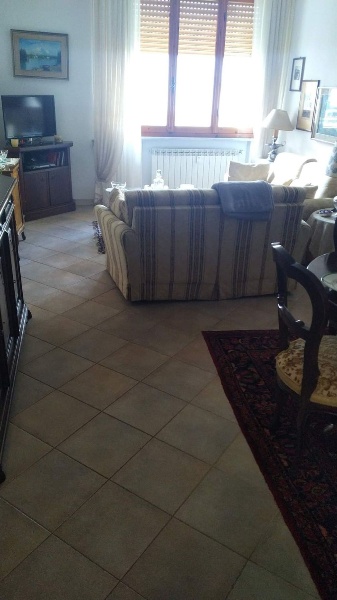 appartamento in vendita a Carrara in zona Marina di Carrara