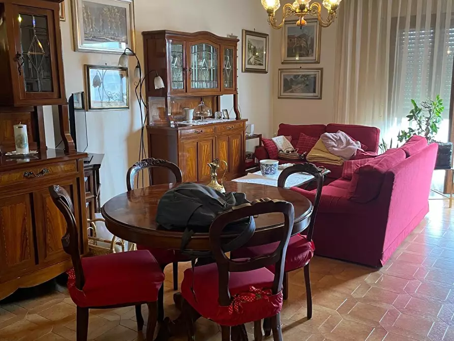 appartamento in vendita a Carrara in zona Marina di Carrara