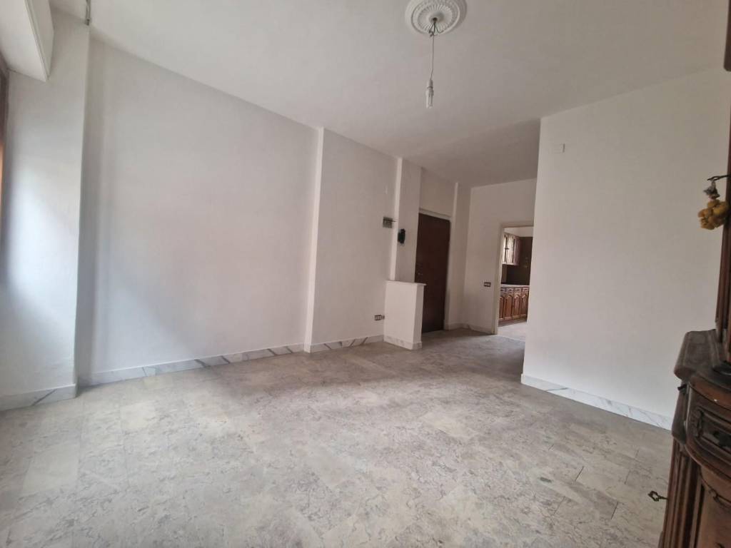 appartamento in vendita a Carrara in zona Stadio