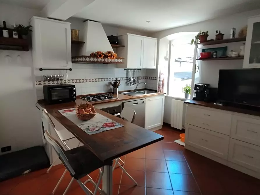 appartamento in vendita a Carrara in zona Avenza