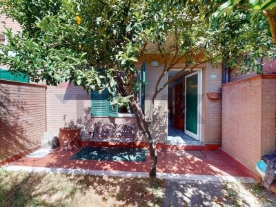 casa indipendente in vendita a Carrara