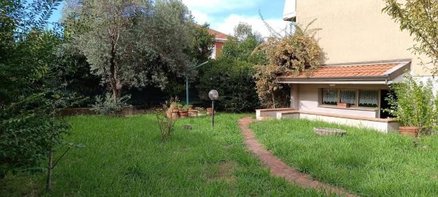 casa indipendente in vendita a Carrara in zona Avenza