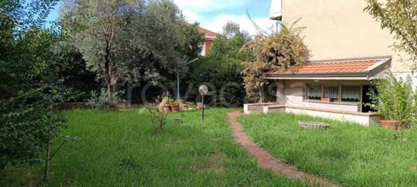 casa indipendente in vendita a Carrara in zona Avenza