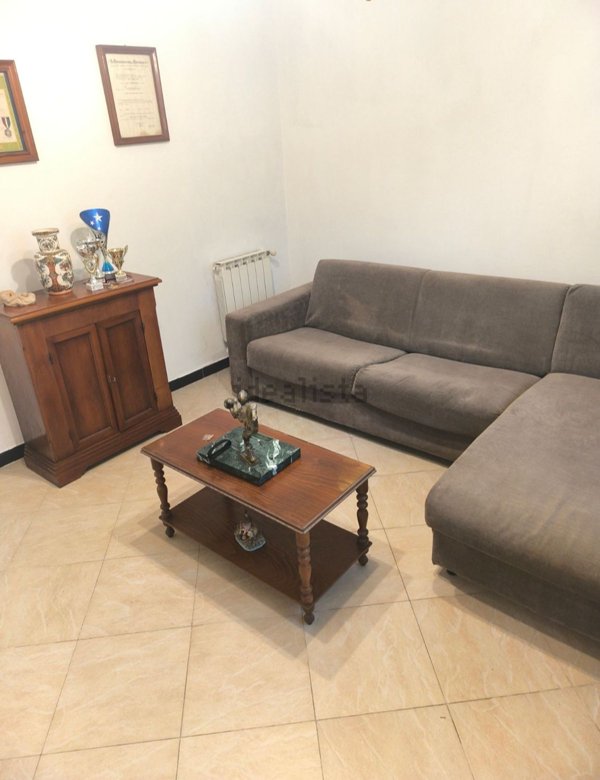 casa indipendente in vendita a Carrara