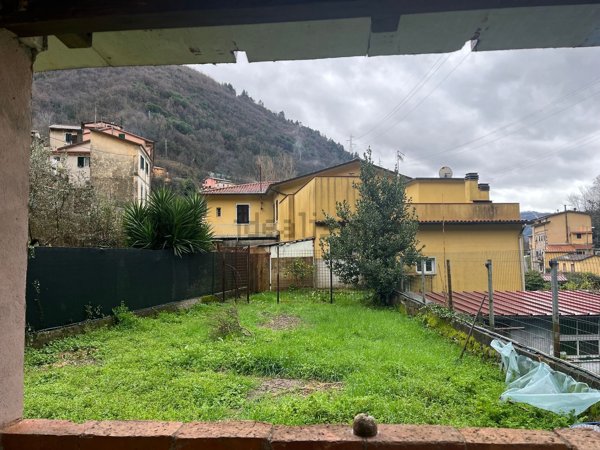 casa semindipendente in vendita a Carrara