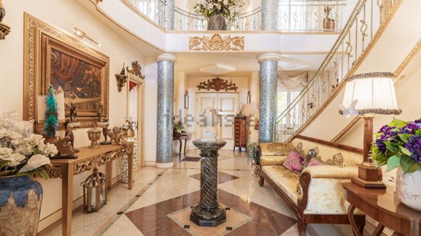 casa indipendente in vendita a Carrara