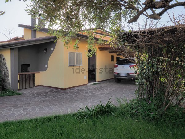 casa indipendente in vendita a Carrara