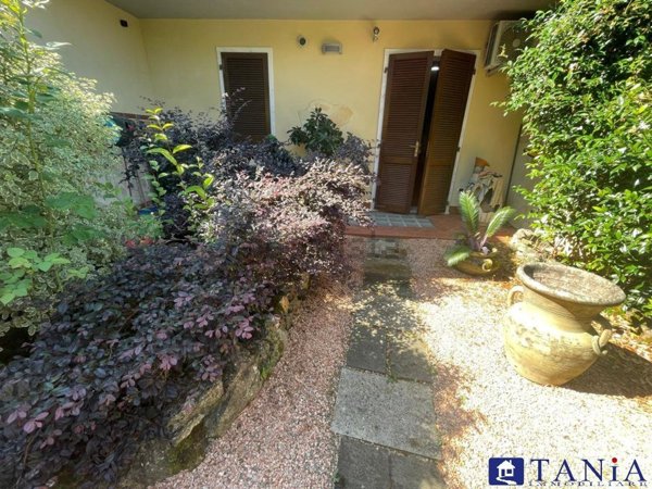 casa indipendente in vendita a Carrara