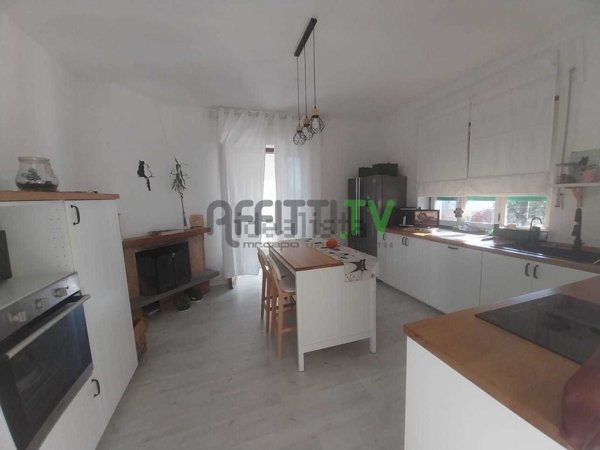 casa indipendente in vendita a Carrara