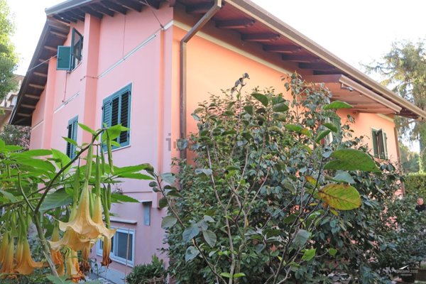 casa indipendente in vendita a Carrara in zona Marina di Carrara