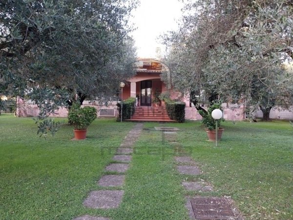 casa indipendente in vendita a Carrara in zona Marina di Carrara