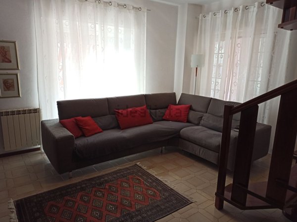 casa indipendente in vendita a Carrara in zona Avenza