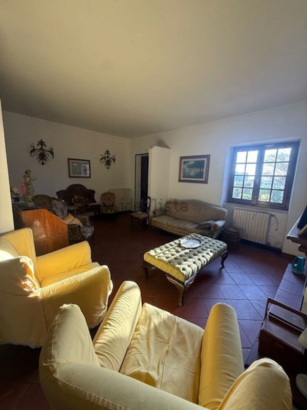 casa indipendente in vendita a Carrara in zona Avenza