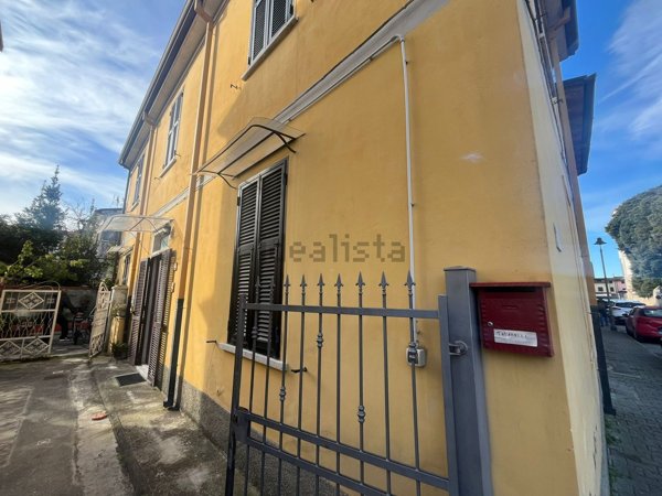 casa indipendente in vendita a Carrara in zona Marina di Carrara