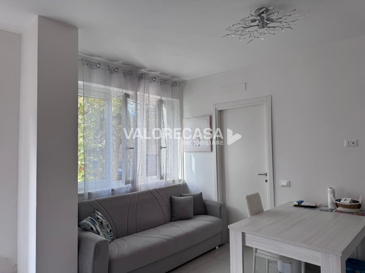 appartamento in vendita a Carrara in zona Avenza