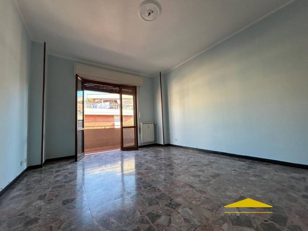 appartamento in vendita a Carrara in zona Avenza