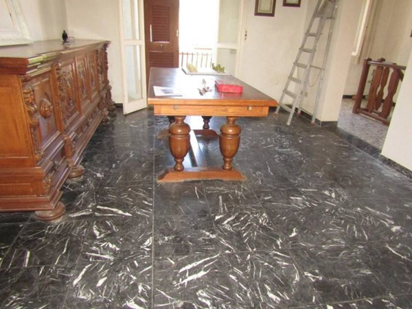 casa semindipendente in vendita a Carrara in zona Bonascola