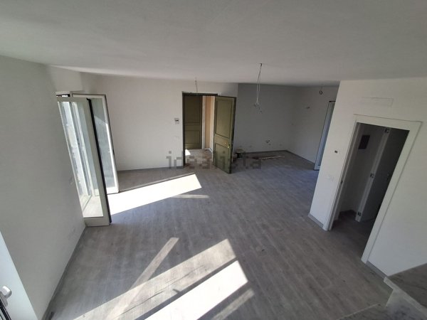 appartamento in vendita a Carrara in zona Fossone