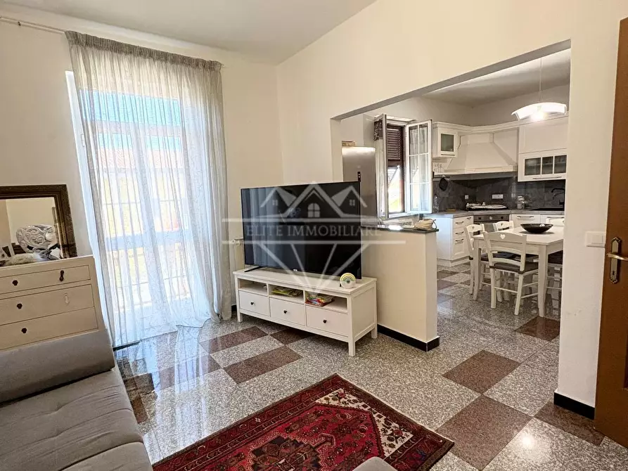casa semindipendente in vendita a Carrara in zona Avenza