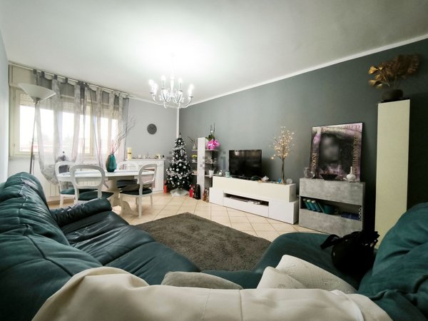 appartamento in vendita a Carrara in zona Avenza