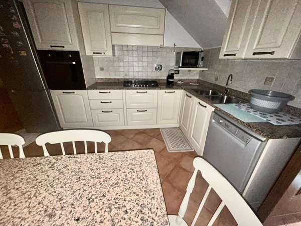 casa indipendente in vendita a Carrara in zona Torano