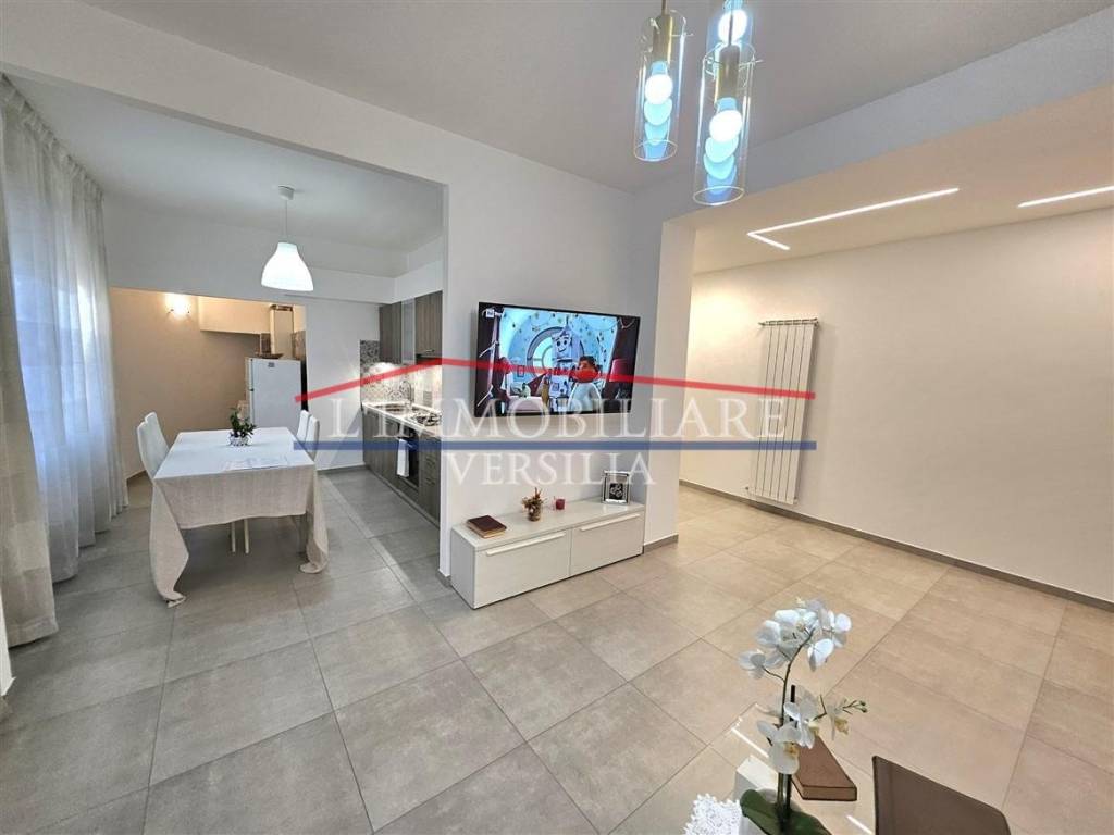 appartamento in vendita a Carrara in zona Marina di Carrara